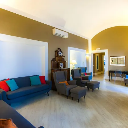 Aegusa Hotel 3*