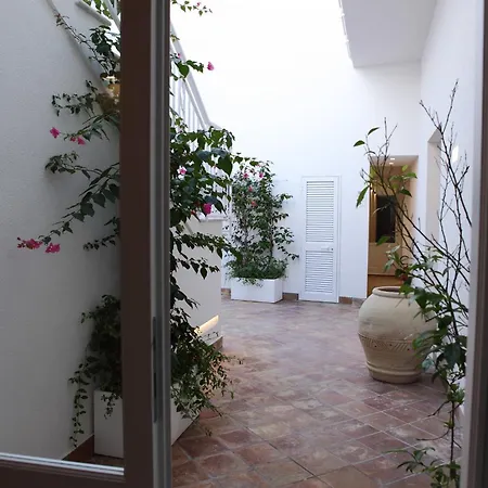 Ξενοδοχείο Aegusa Φαβινιάνα