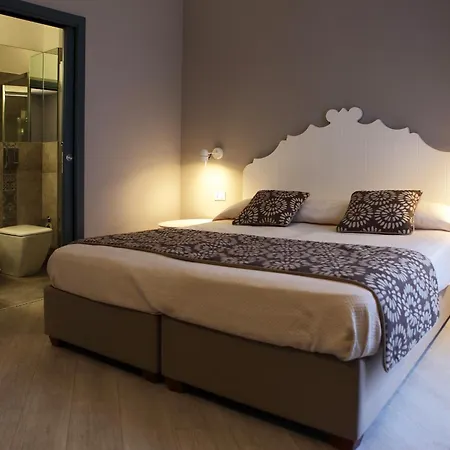 Aegusa Hotel 3*