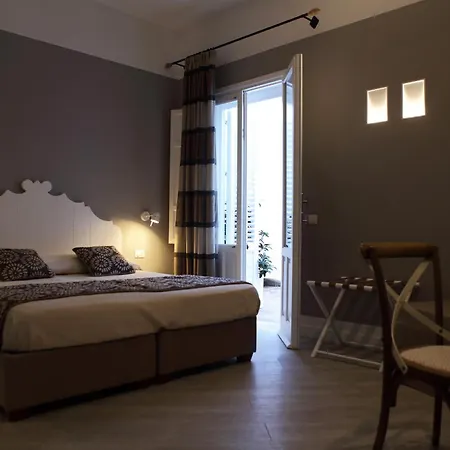 Aegusa Hotel 3*