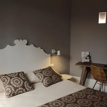 Aegusa Hotel