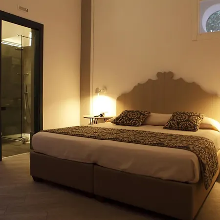 Aegusa Hotel 3*