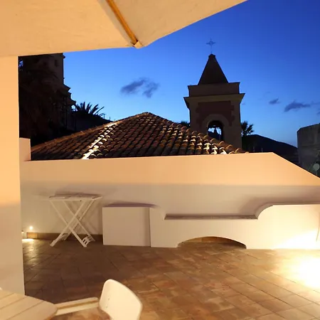 Hotel Aegusa 3*