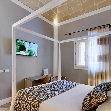 Ξενοδοχείο Aegusa 3*