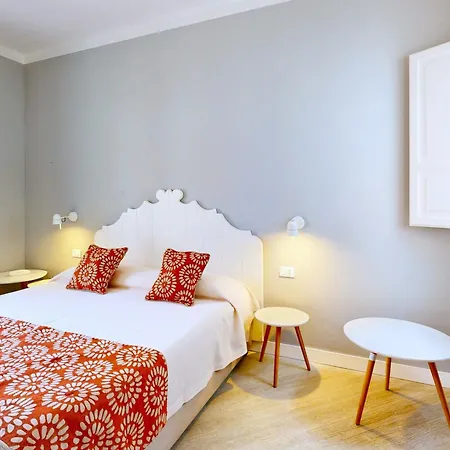 Aegusa Hotel