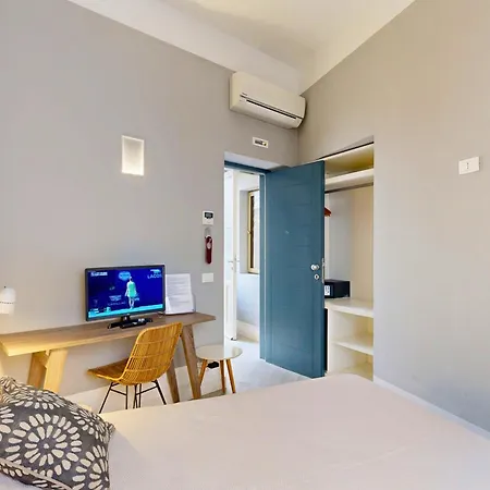 Aegusa Hotel 3*