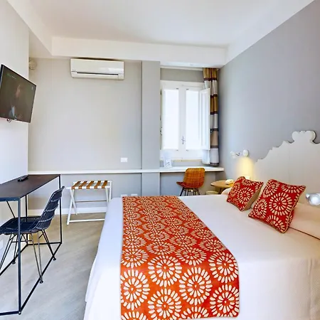 Aegusa Hotel 3*