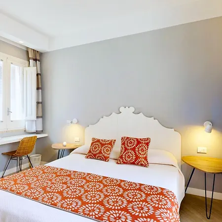 Hotel Aegusa 3*