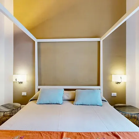 Aegusa Hotel
