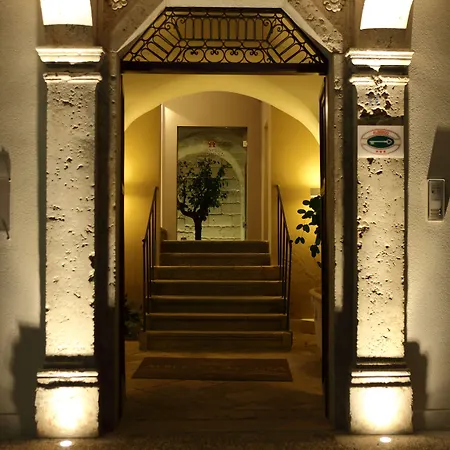 Aegusa 3* Φαβινιάνα