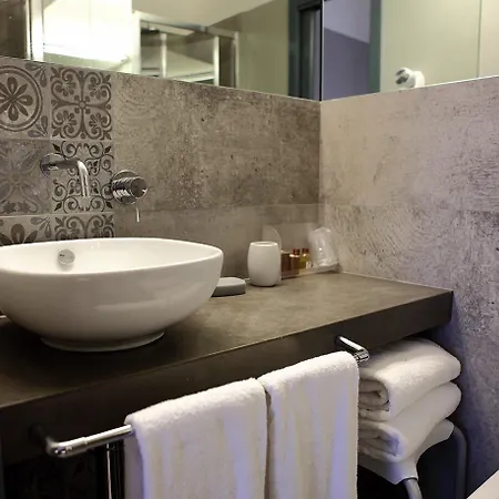 Aegusa 3* Φαβινιάνα