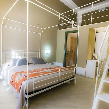 Ξενοδοχείο Aegusa 3*